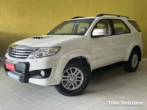 TOYOTA HILUX SW4 3.0 SRV 4X4 16V TURBO INTERCOOLER DIESEL 4P AUTOMÁTICO TOYOTA HILUX SW4 3.0 SRV 4X4 16V TURBO INTERCOOLER DIESEL 4P AUTOMÁTICO